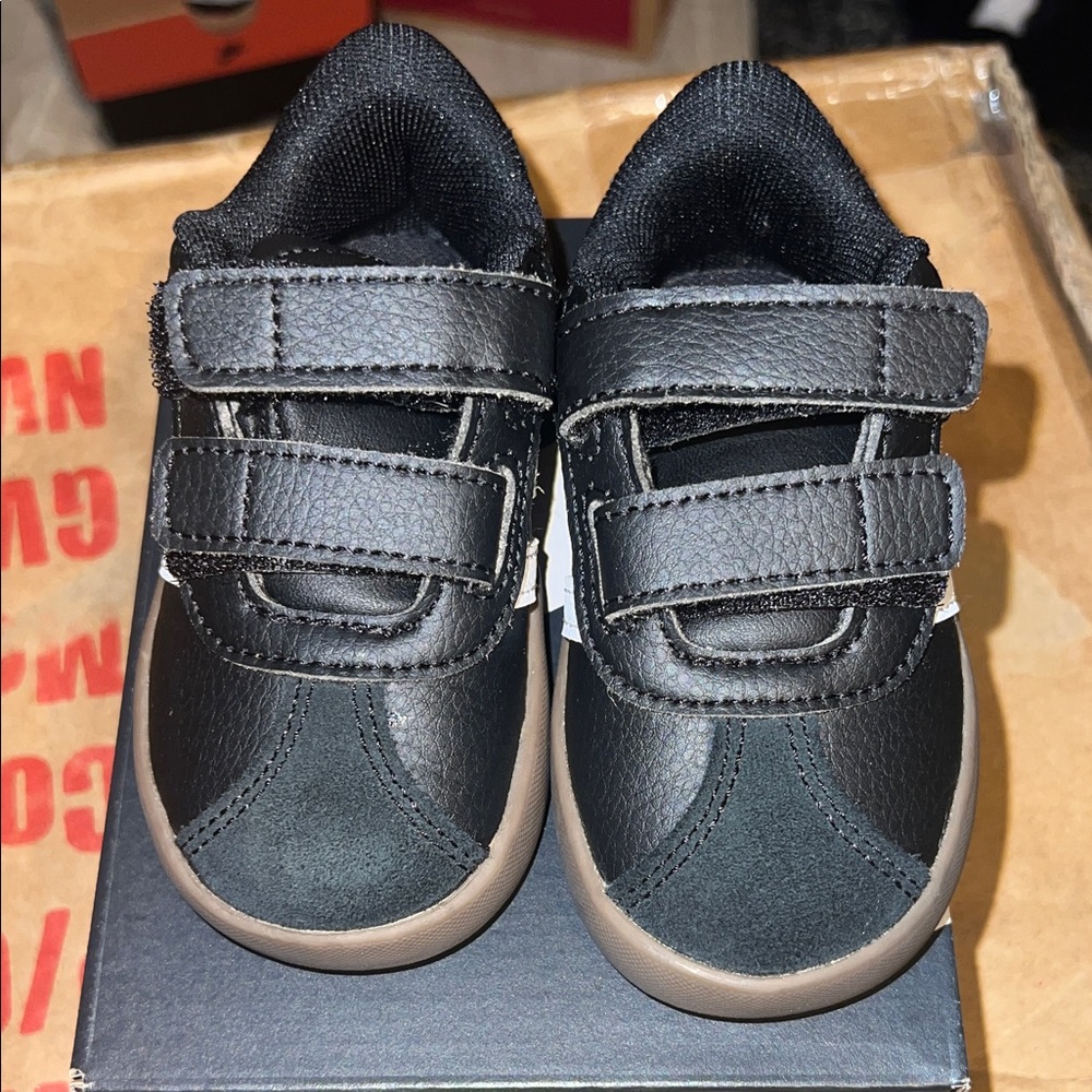 Adidas - Picture 2 of 6